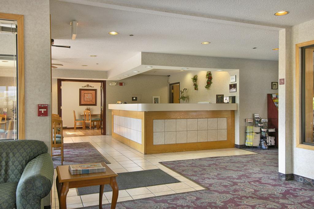 Hotel Baymont By Wyndham Muskegon Interior foto