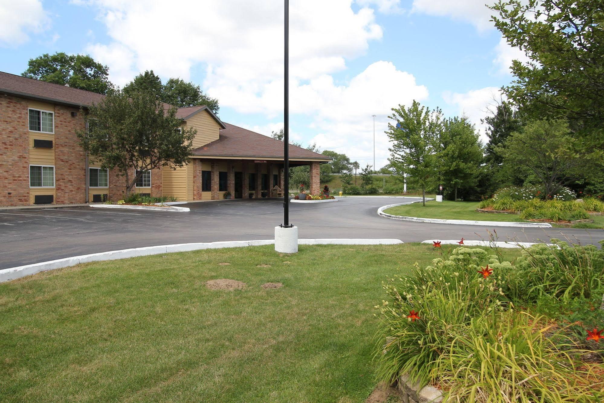 Hotel Baymont By Wyndham Muskegon Exterior foto