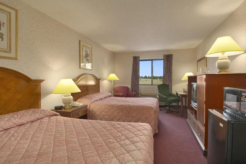 Hotel Baymont By Wyndham Muskegon Zimmer foto